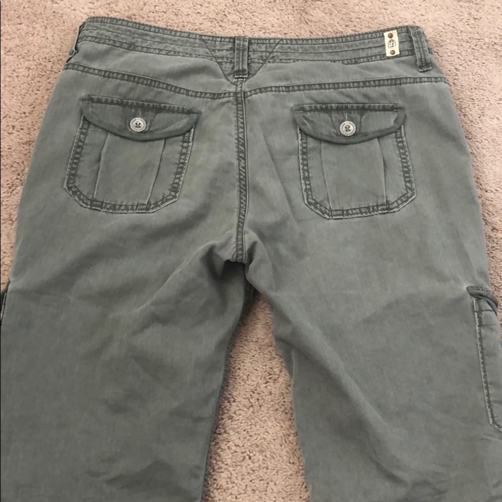 Capris - Picture 3 of 6